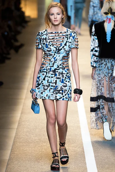 Look 29